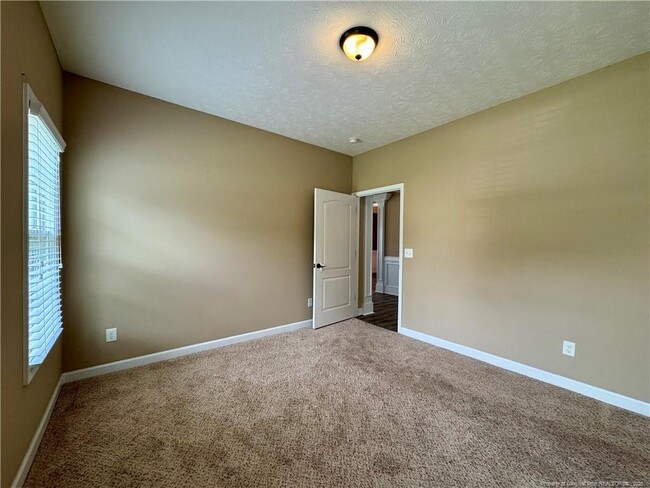 Building Photo - 380 Stansbury Dr