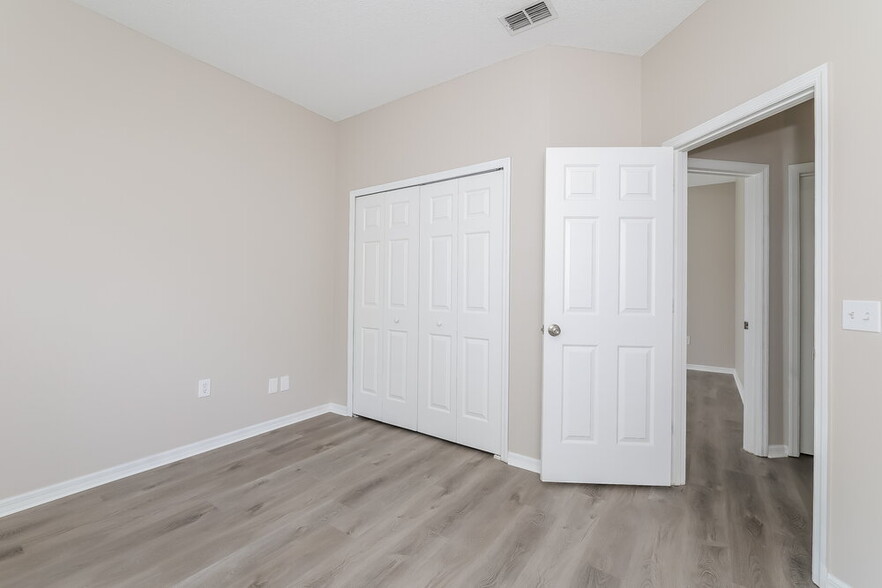 Building Photo - 556 Pinehurst Cove