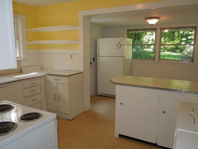 Building Photo - 821 Maybank Dr
