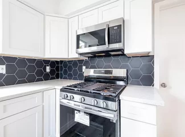 Building Photo - 4649 W 18th St