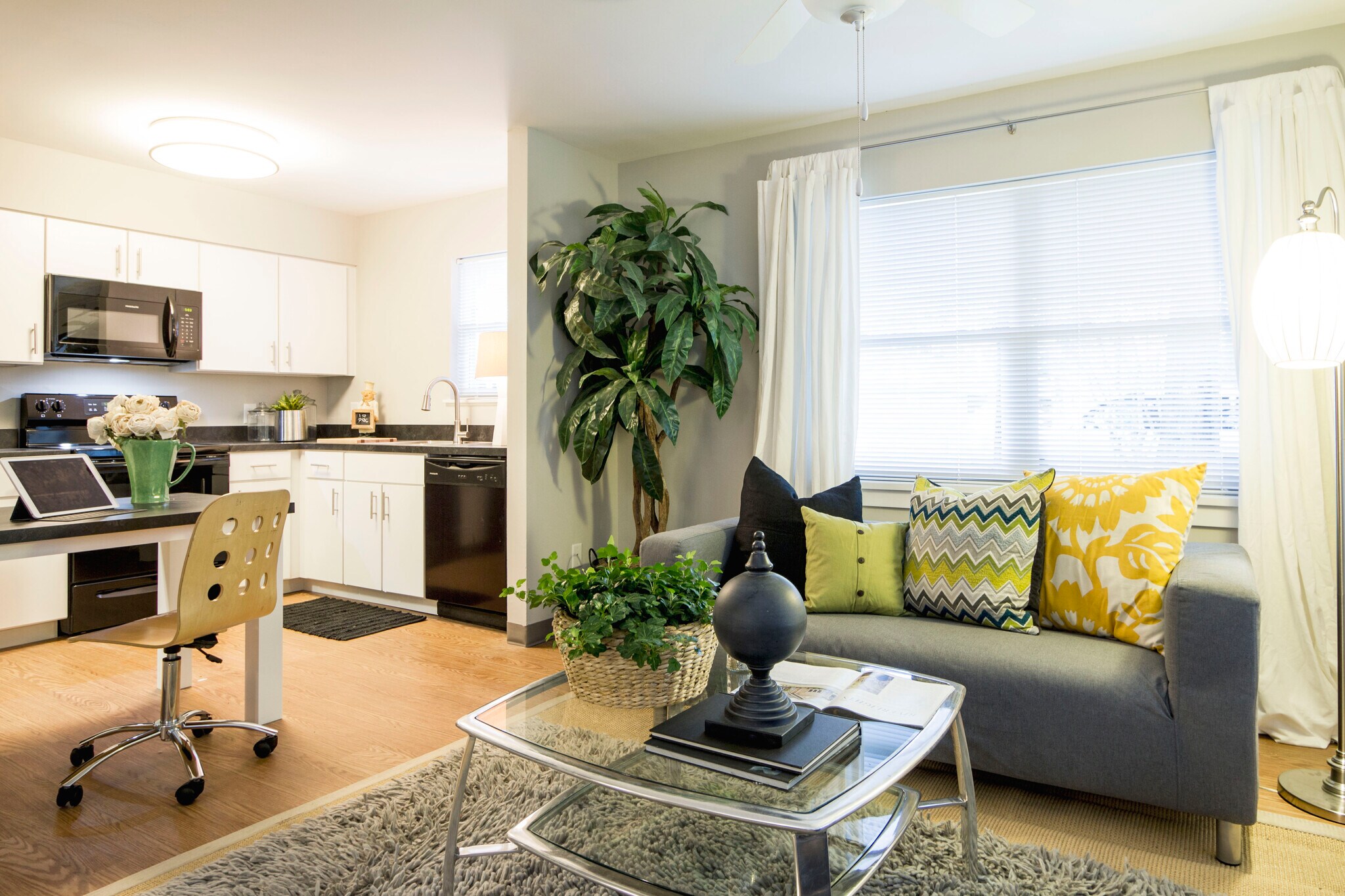 Building Photo - 1507 Little John Cir