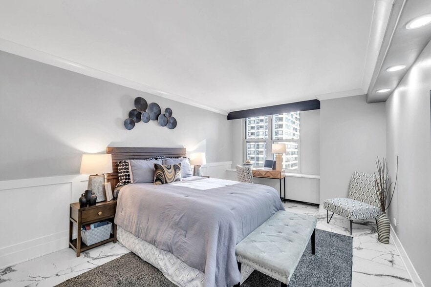 Building Photo - 400 E Randolph St