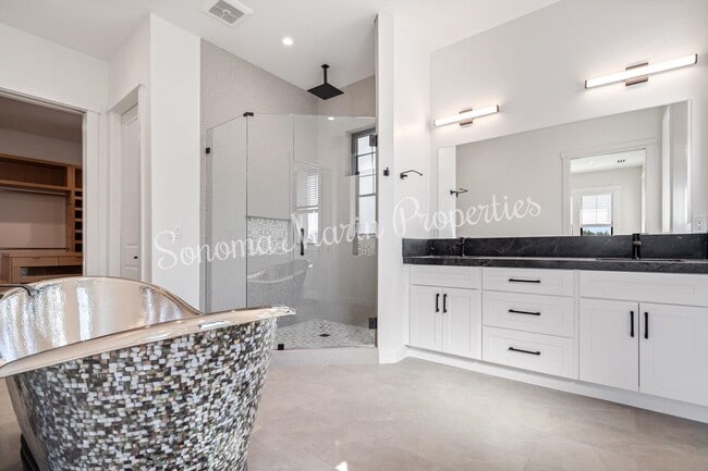 Building Photo - Stunning Brand-New Home in Fountaingrove | 3 Bed + 3.5 Bath | 2,968 Sq Ft