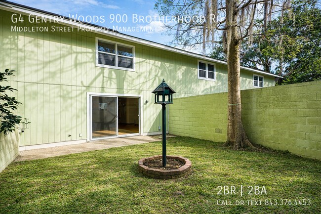 Building Photo - G4 Gentry Woods 900 Brotherhood Rd