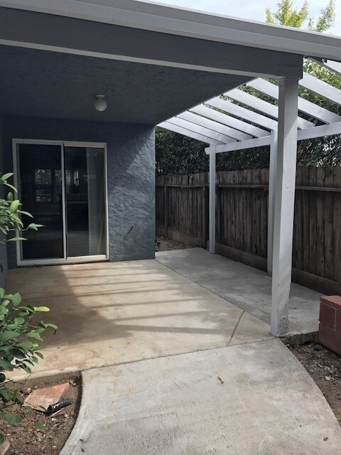 Building Photo - Adorable 3 bedroom/2bath Home