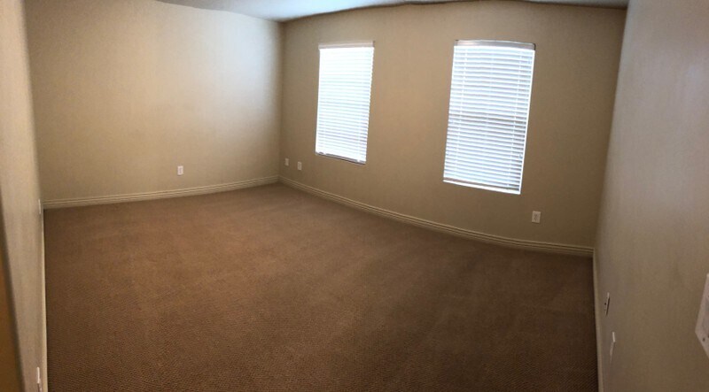 Building Photo - 241 E Clubview Ln