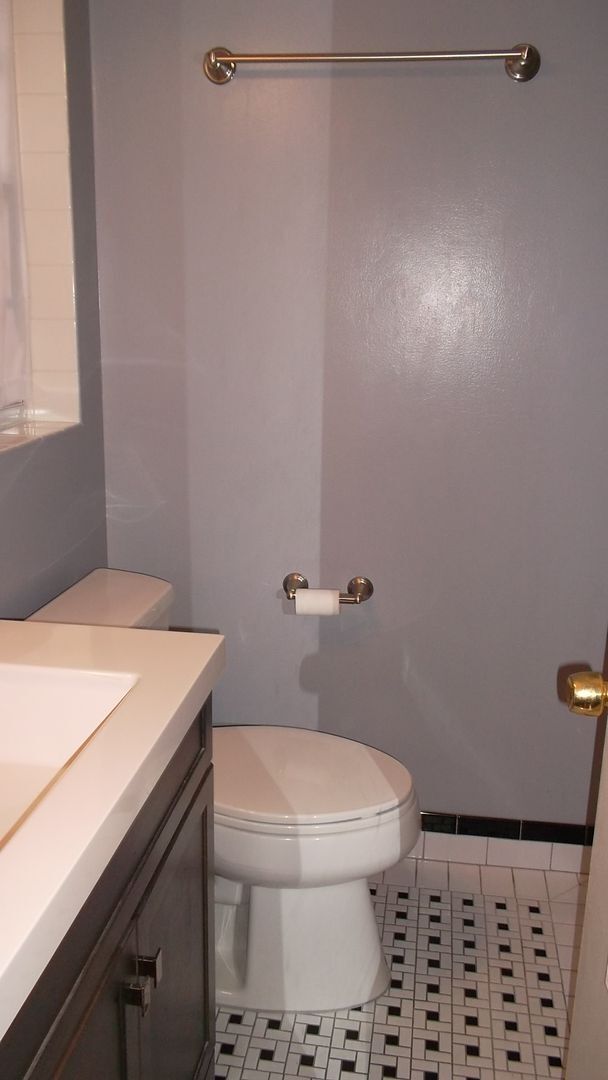 Building Photo - Charming Home With Many Upgrades