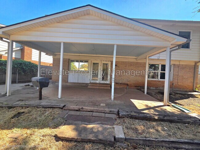 Building Photo - 4225 Clendon Way