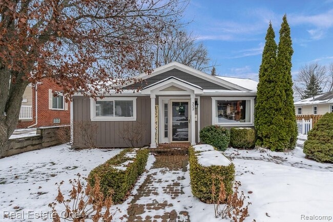 Building Photo - 333 N Helen Ave