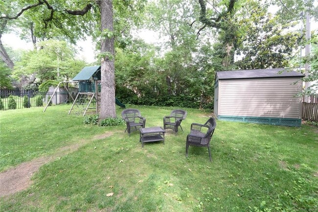 Building Photo - 418 Carswold Dr