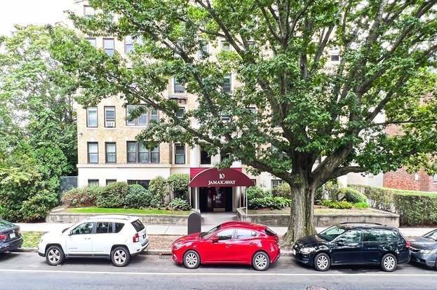 Building Photo - 10 Jamaicaway-