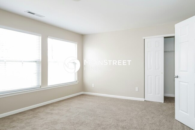 Building Photo - 168 Hunter Park Dr