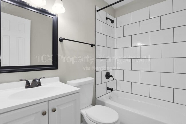 Building Photo - 711 S Chesterfield Rd