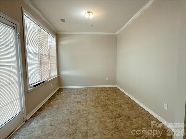 Building Photo - 7629 Abigail Glen Dr