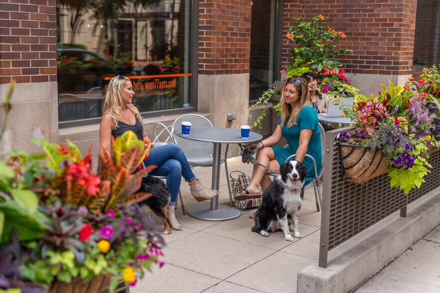 Building Photo - 70 W Huron St