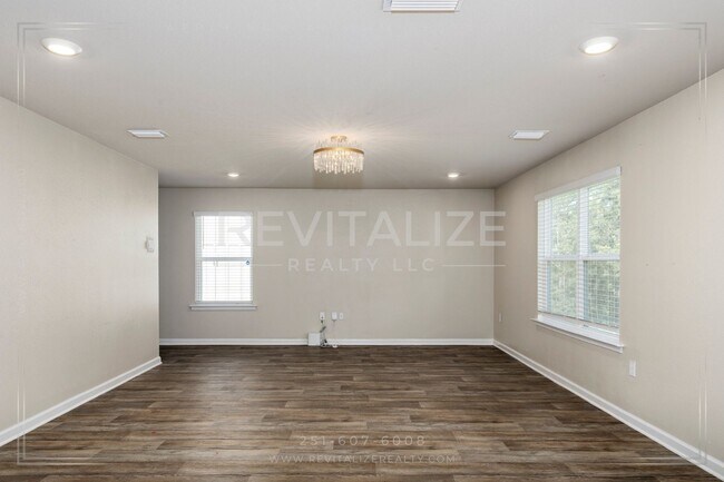 Building Photo - Stunning 2-Story 4 BD 2.5 BA House in Spanish Fort!