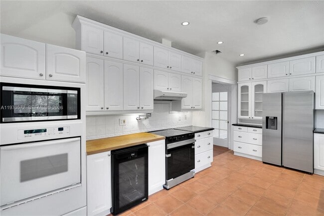 Building Photo - 603 Minorca Ave