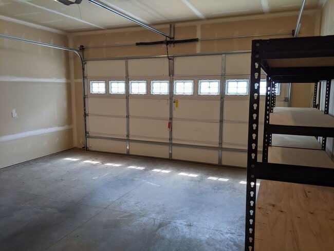 Building Photo - 3 Bd., 1.75 Ba., Rambler Style Home