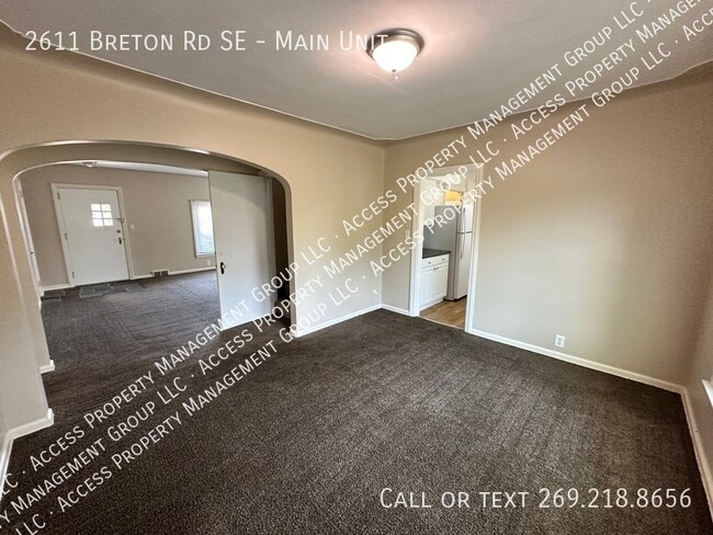 Building Photo - 2611 Breton Rd SE