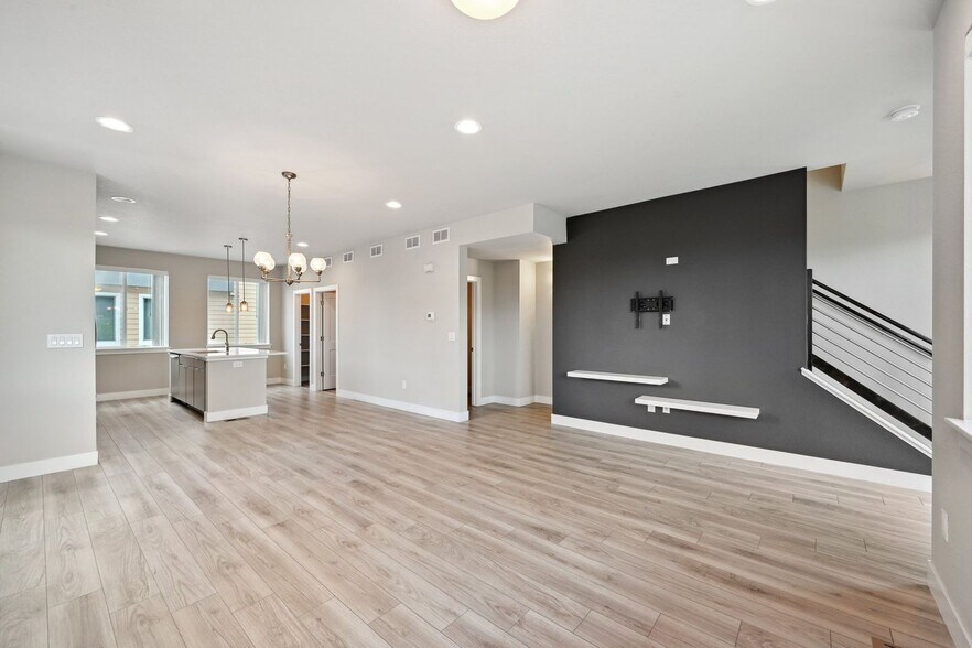 Building Photo - 6719 S Tempe Ct