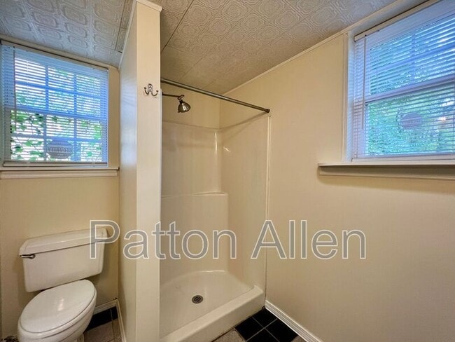 Building Photo - 14 Friendly Hollow