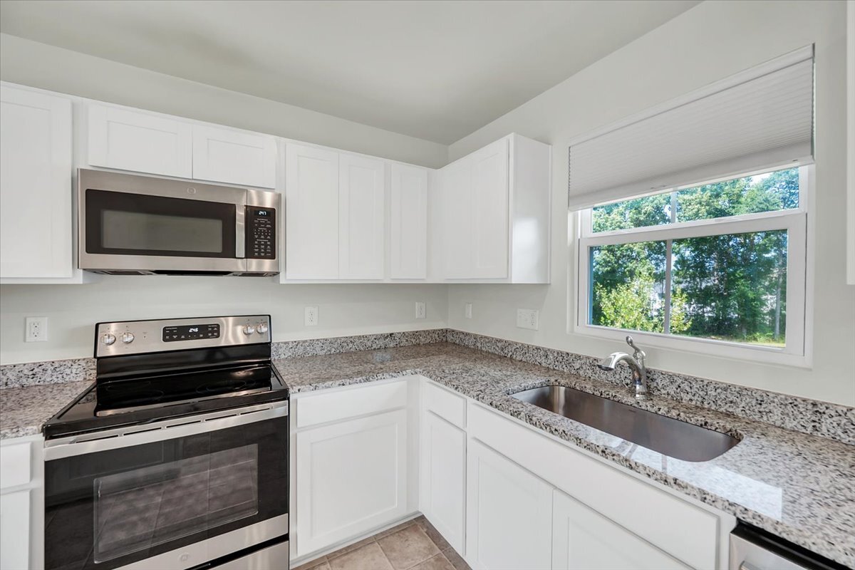 Building Photo - 5941 River Landing Dr