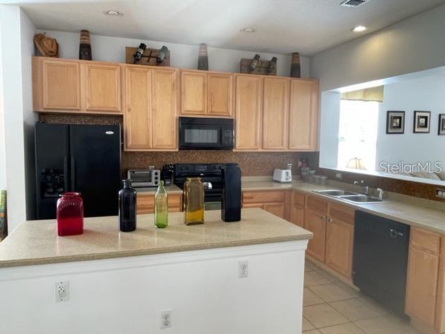 Building Photo - 5160 Regatta Dr