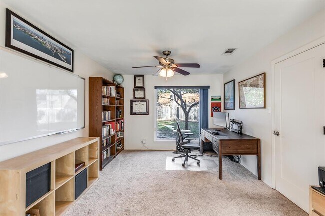 Building Photo - 4002 Biscay Dr