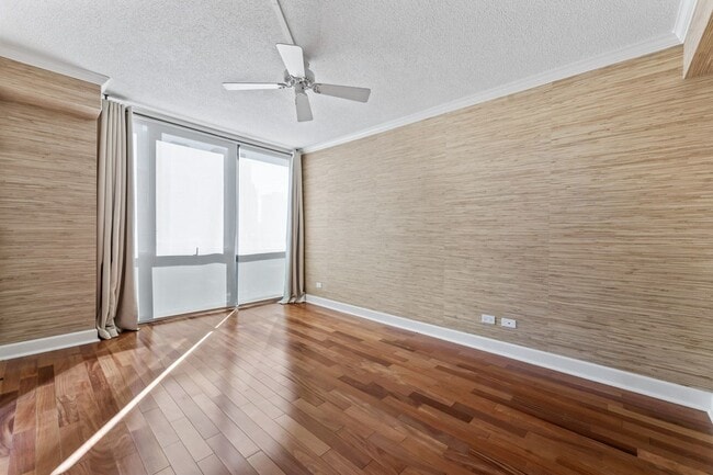 Building Photo - 1309 N Wells St
