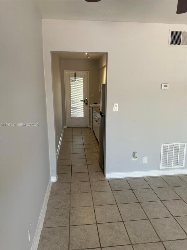 Building Photo - 1708 NE 20th Ave