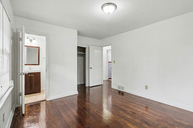 Building Photo - $1,495/month | 3 Bed | 2 Bath | Single-Level Ranch