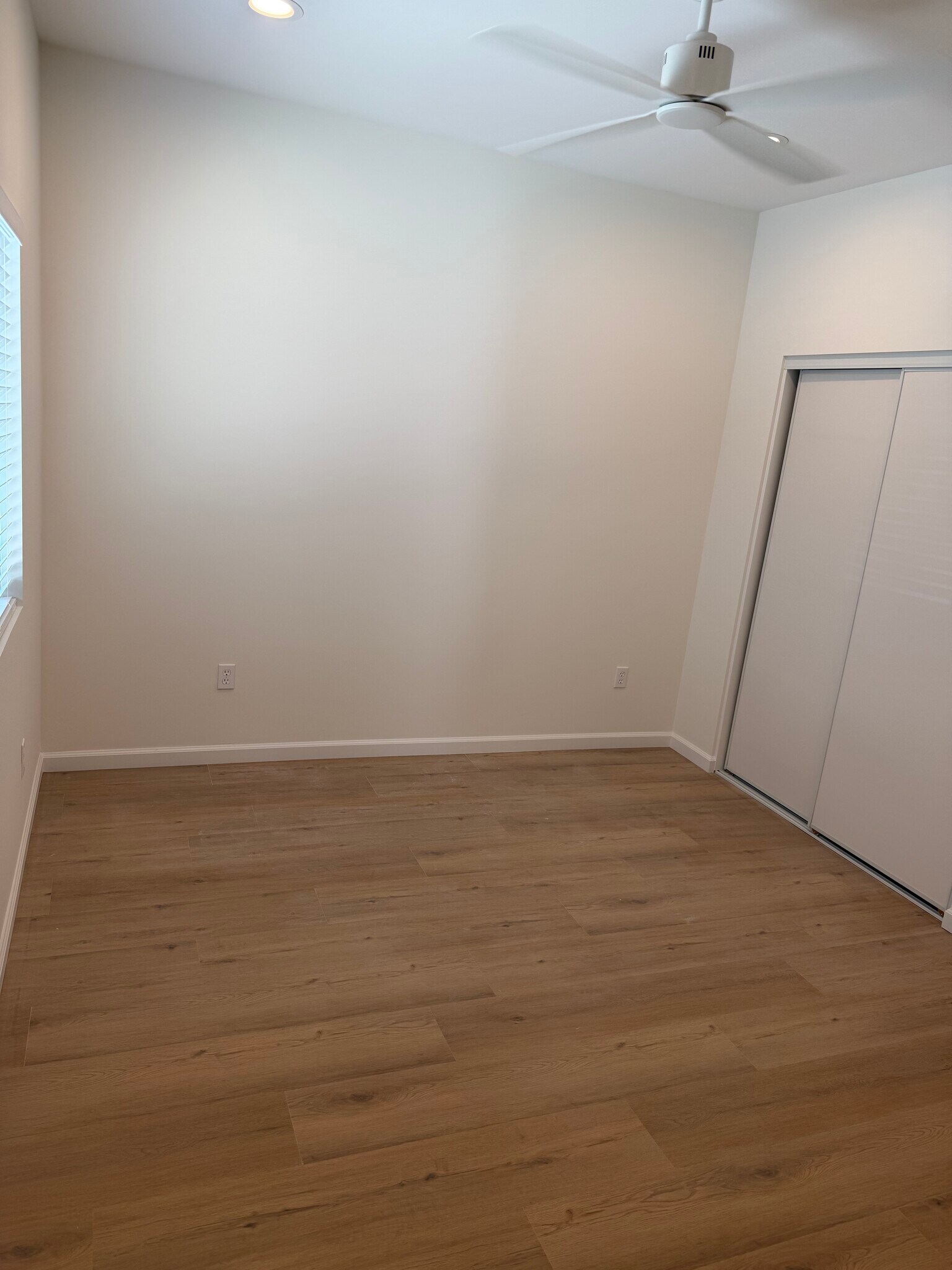 Building Photo - 4621 E Mountain View Dr