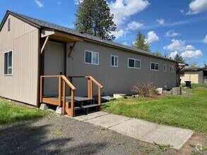 Building Photo - 1407