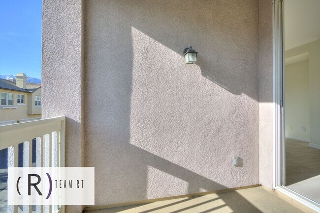 Building Photo - A Stunning Two-Story 2 Bed 2 Bath Home nea...