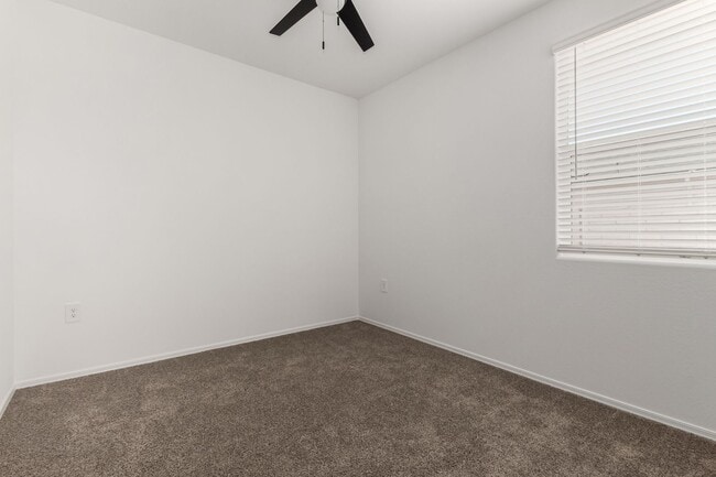 Building Photo - Beautiful 3 bed, 2 bath Casa Grande home