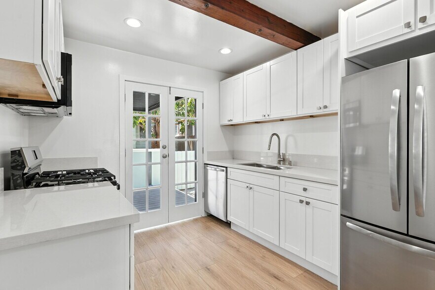 Building Photo - 24 3rd Ct