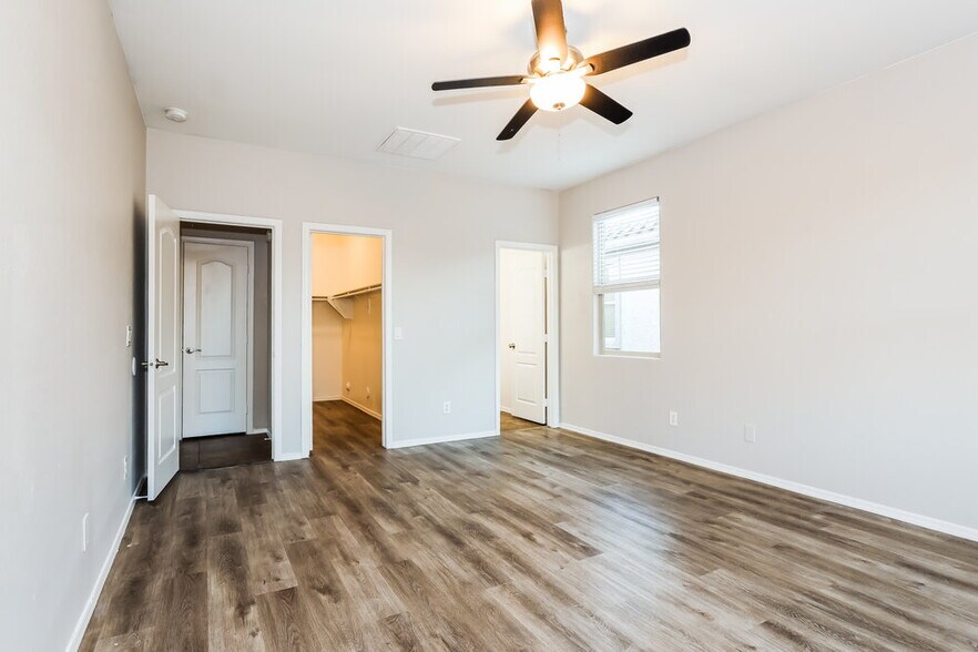 Building Photo - 7342 W St Charles Ave