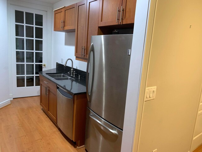 Building Photo - 408 Olssen Ave