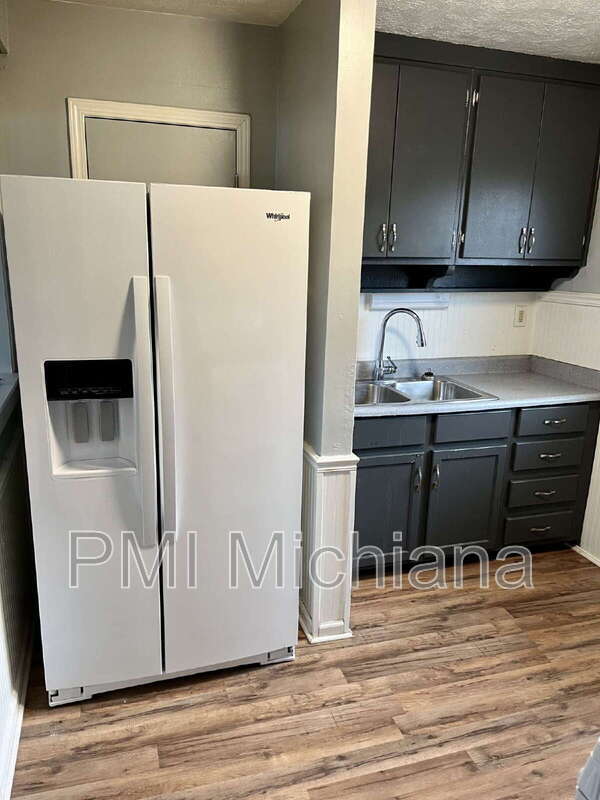 Building Photo - 19770 Kern Rd