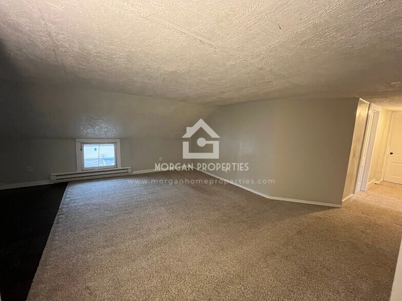 Building Photo - 714 Park Ave