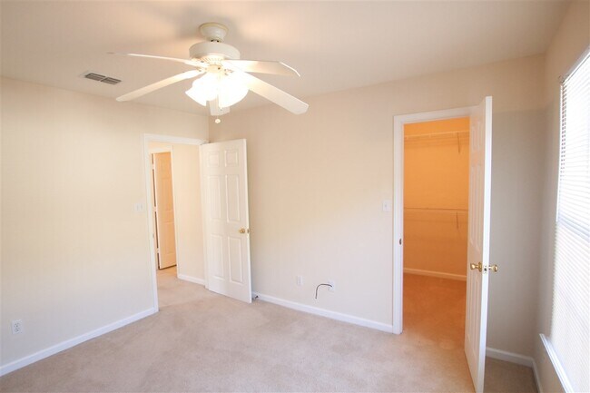 Building Photo - 2267 Pine Landing Ct