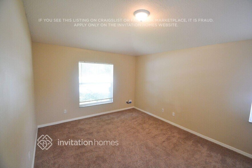 Building Photo - 830 Breezy Lake Way