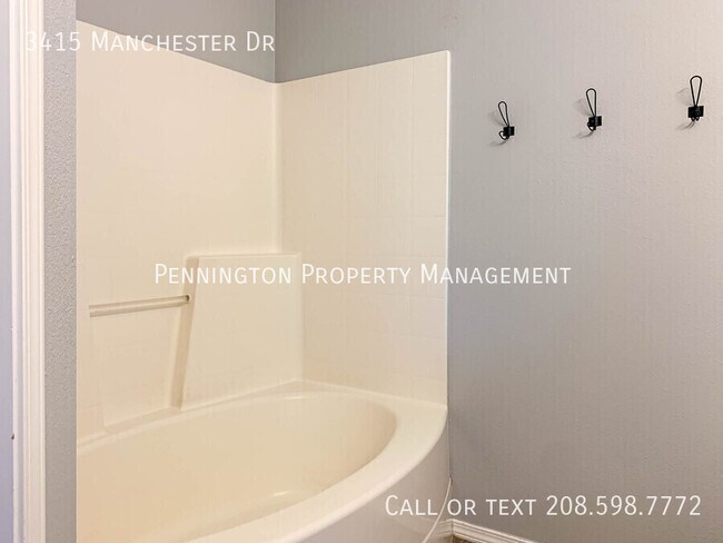 Building Photo - 3415 Manchester Dr