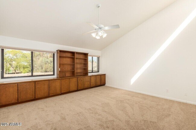 Building Photo - 20 E Redondo Dr