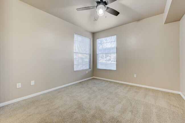 Building Photo - Ground Floor 2BD/2BA Condo in Gated Henderson Community – Resort-Style Amenities!