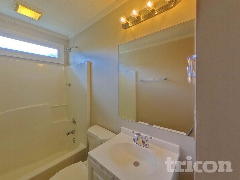 Building Photo - 11106 Pinetta Ln