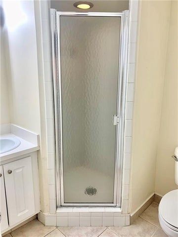 Building Photo - 680 Tennis Club Dr