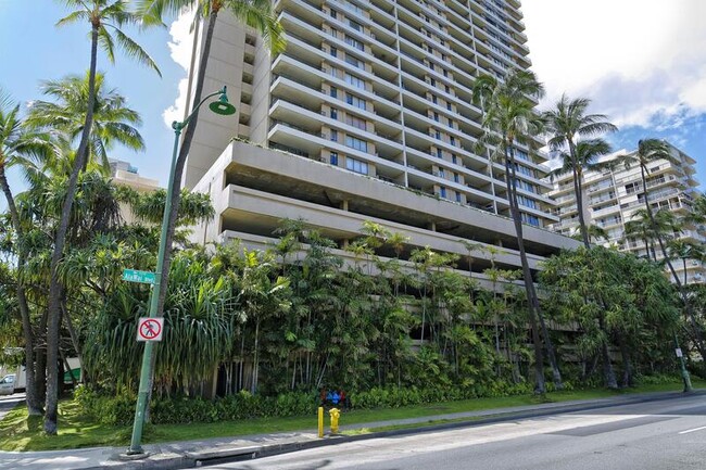 Building Photo - 2121 Ala Wai Blvd