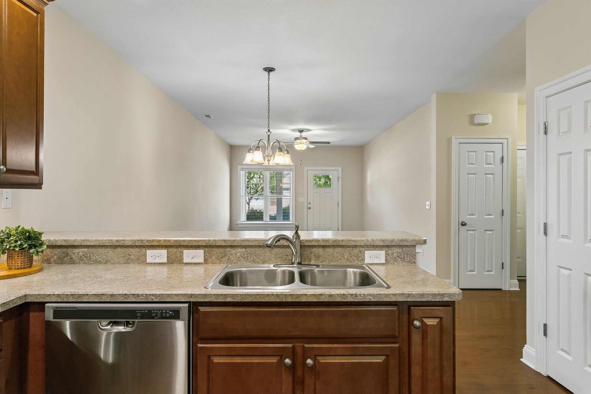 Building Photo - 6905 Colemans Crossing Ave