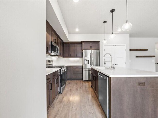 Building Photo - 4725 Roark Dr